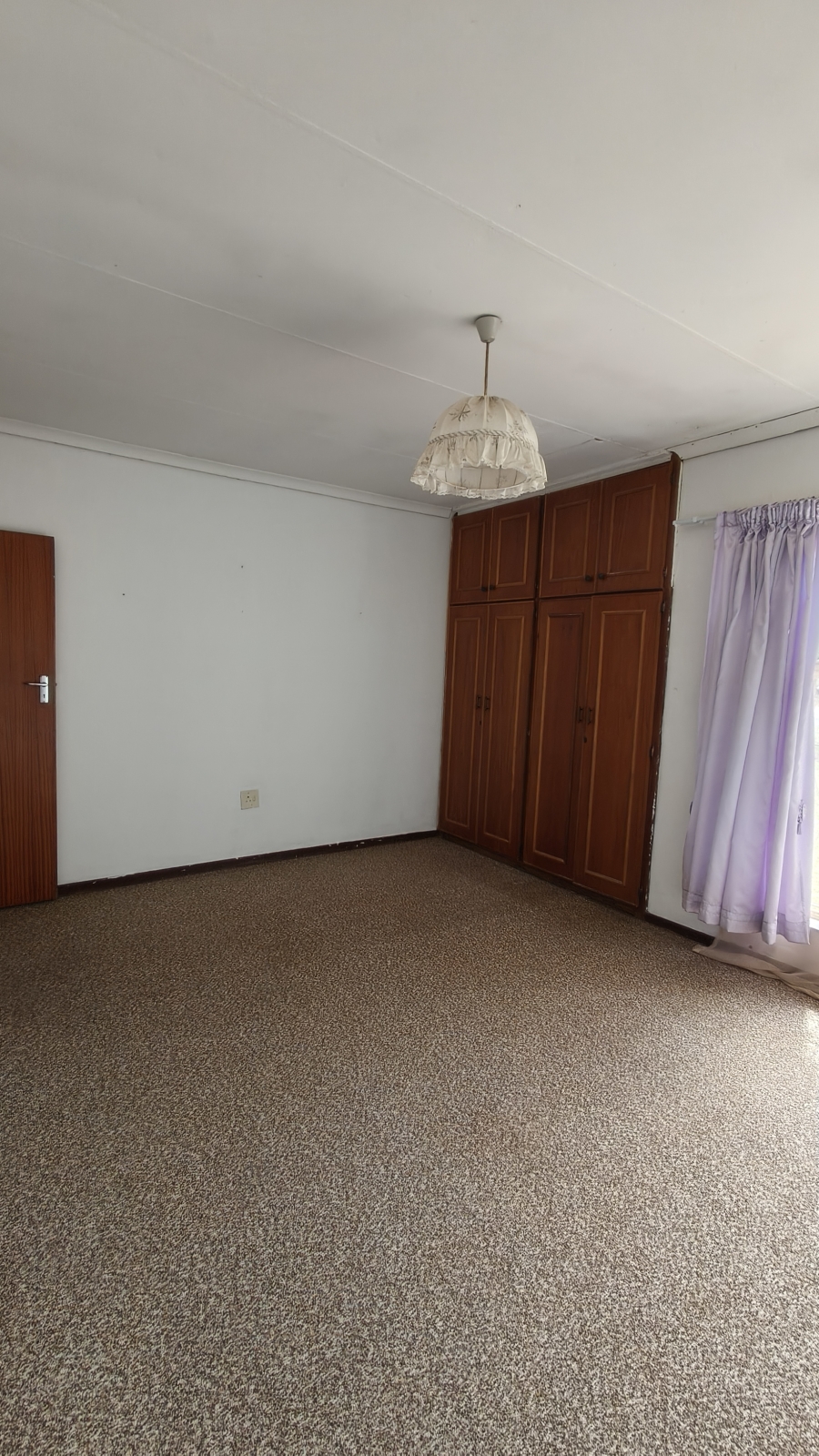 5 Bedroom Property for Sale in Hennenman Free State